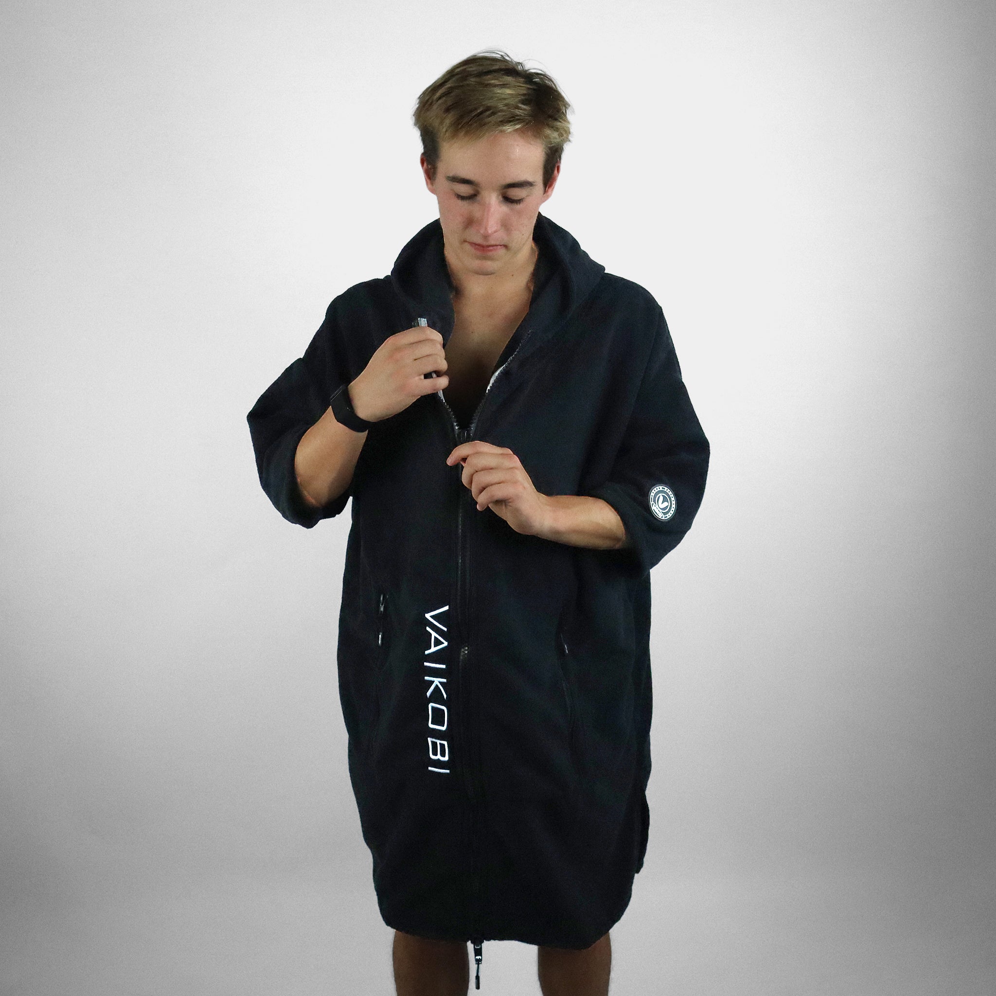 Full Zip Hooded Towel - Black | Vaikobi