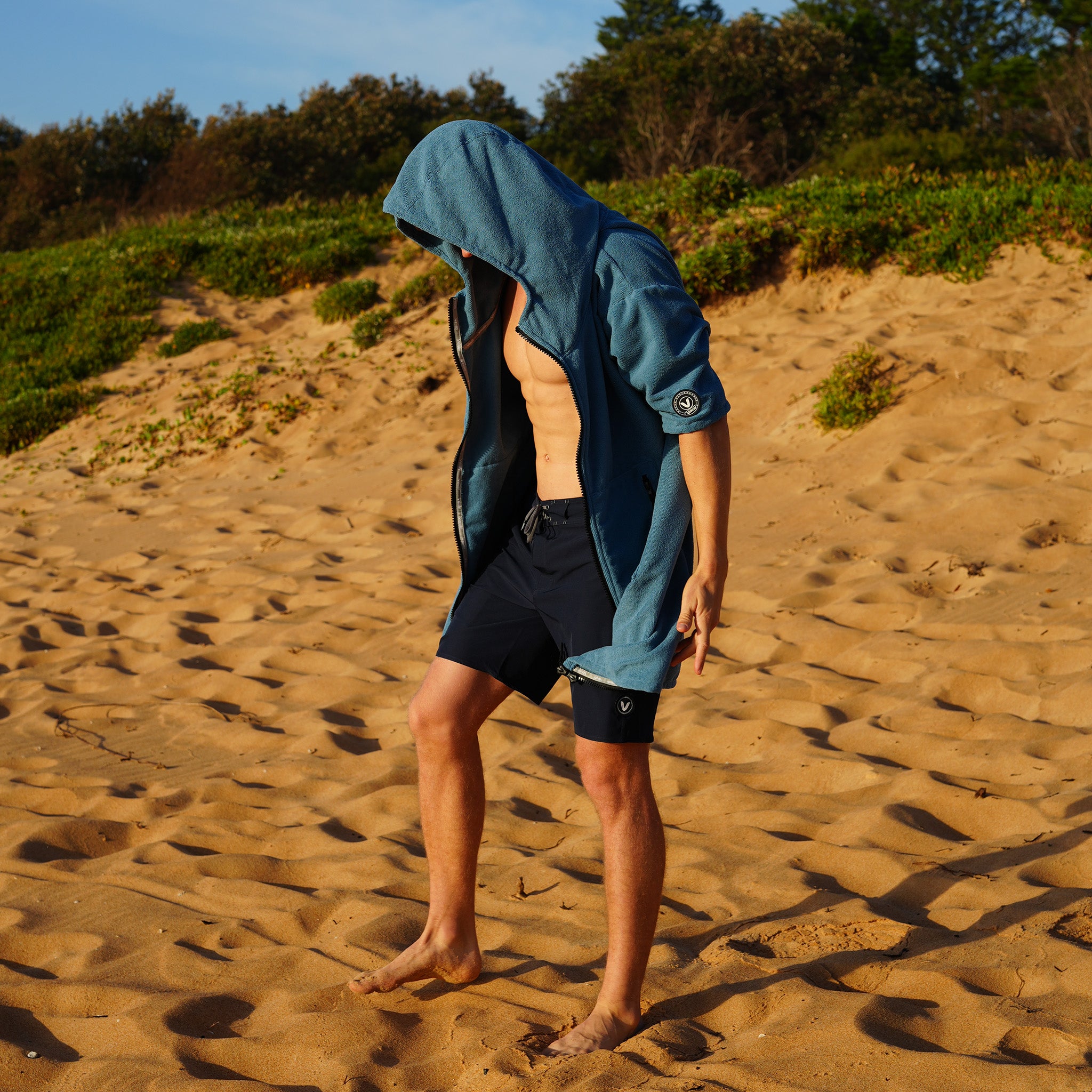 Full Zip Hooded Towel - Ocean Blue | Vaikobi