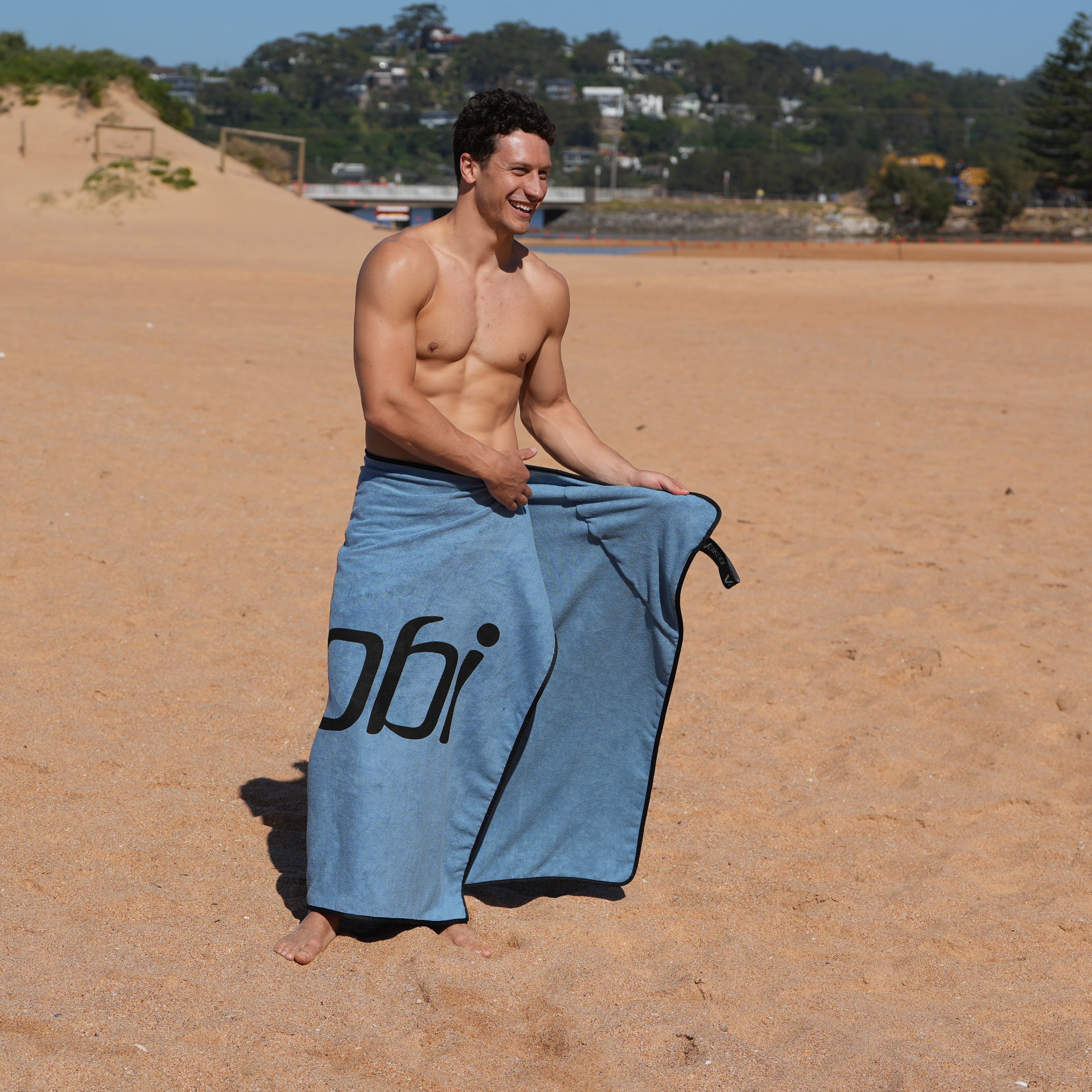 Beach Towel with Zip Pocket - Ocean Blue