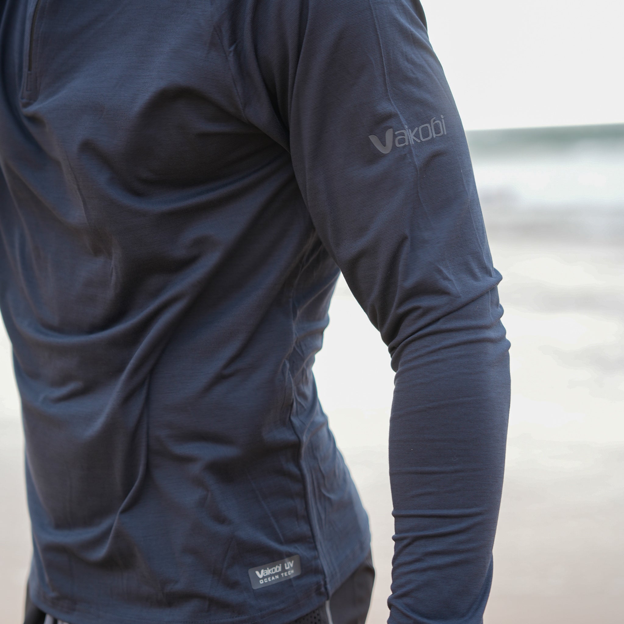 UV Ocean Tech Long Sleeve Zip Top - Charcoal | Vaikobi