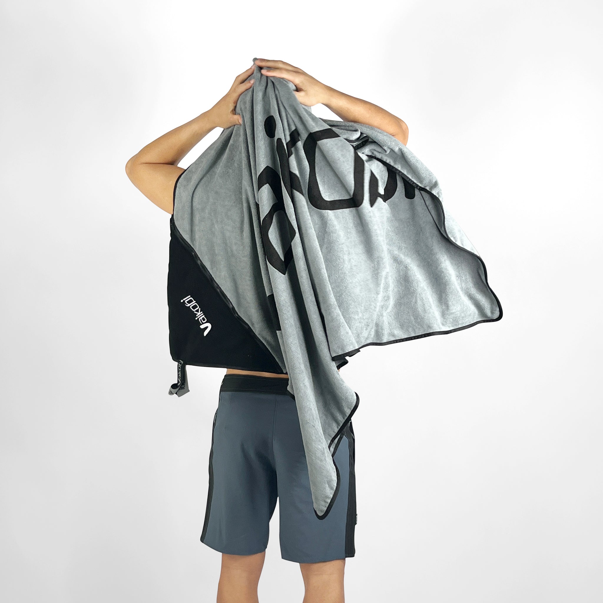 Beach Towel with Zip Pocket - Grey