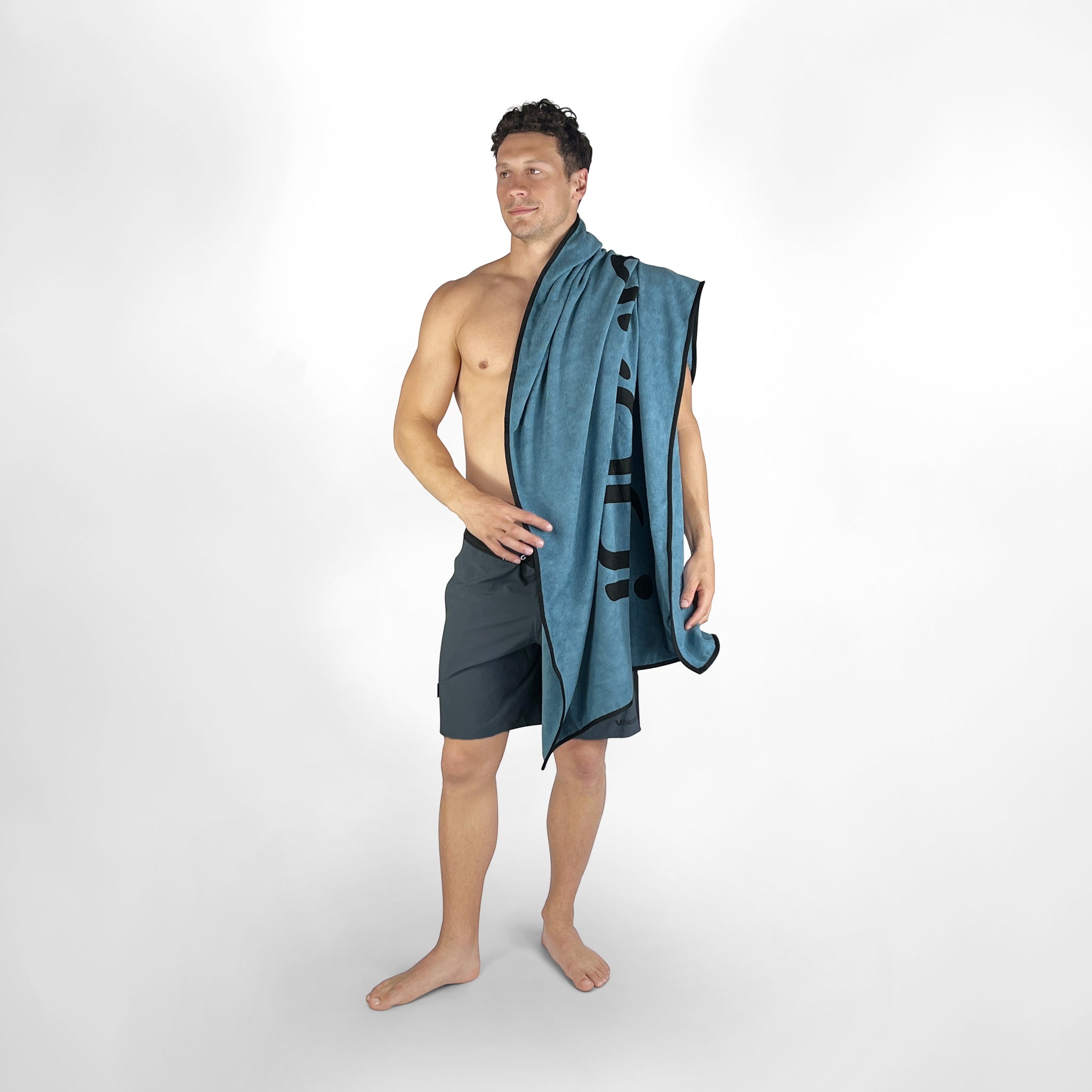 Beach Towel with Zip Pocket - Ocean Blue