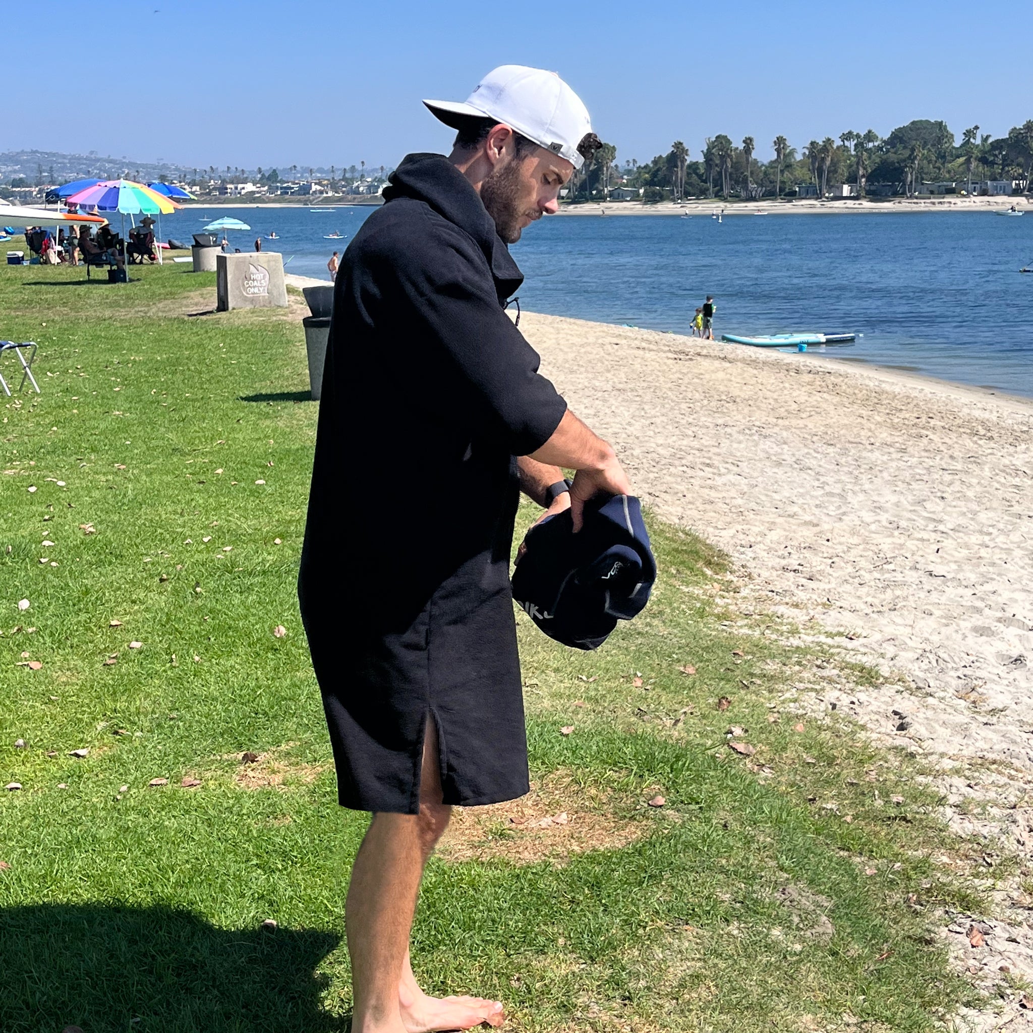 Full Zip Hooded Towel - Black | Vaikobi