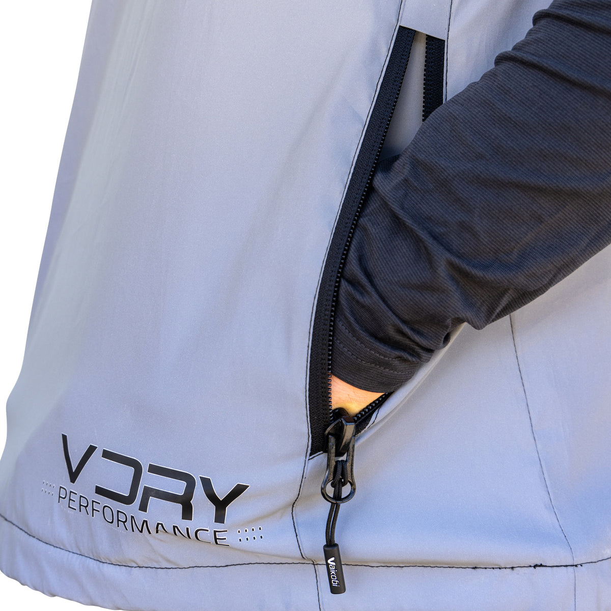 Season 2023 - VDRY Lightweight 1/2 Zip Vest - Reflective Silver